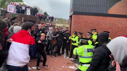 Manchesteri futballbotrány: két rendőr megsérült