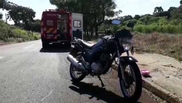 Duas pessoas ficam feridas após colisão entre moto e bicicleta no Santa Cruz