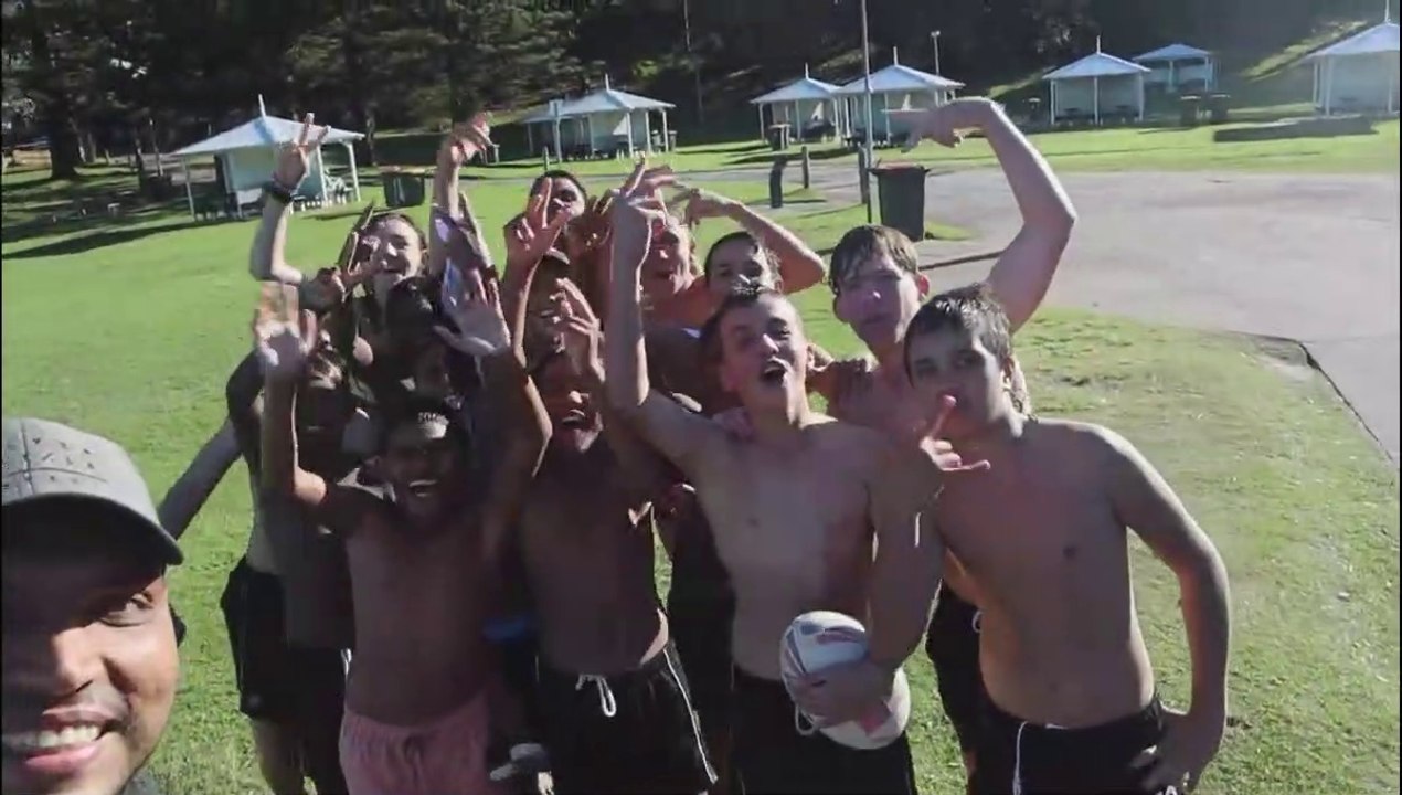 Sydney's Most Beautiful Picnic Spot _ Bronte Beach _ GenX TravelTube _ Amit Dahiya Travel Vlog Hindi