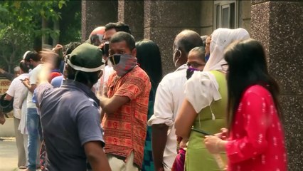 La India se aferra a las vacunas como tabla de salvación en plena tormenta pandémica