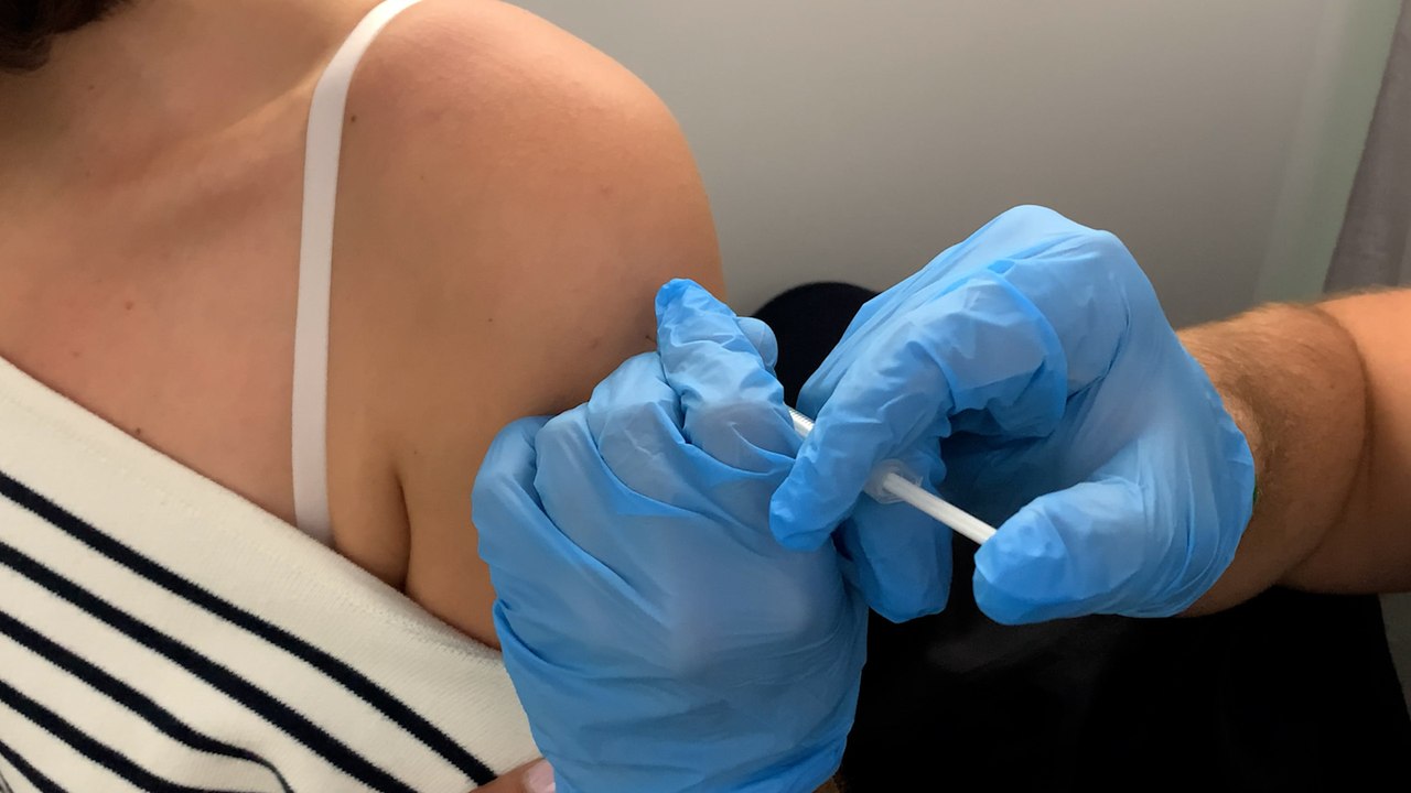 «J’ai pris rendez-vous et c’est passé» : ces jeunes pas prioritaires qui se font vacciner au culot