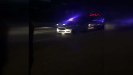 İSTANBUL-KÜÇÜKÇEKMECE'DE POLİSTEN KAÇAN ŞÜPHELİLER ATEŞ AÇTI, YOLDAN GEÇEN 2 KİŞİ YARALANDI