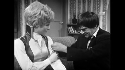 Doctor Who clásico Temporada 5 episodio 17 "The Enemy of the World part 1" (subtítulos en español)