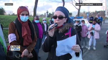 Tải video: Retour à Valence où des bandes armées s'affrontent avec des balles réelles le soir sous les fenêtres des familles