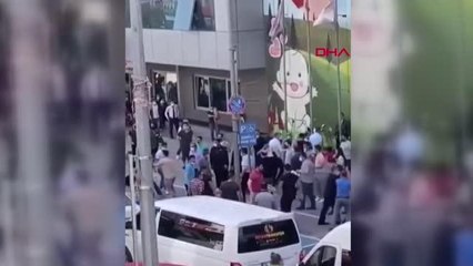 Son Dakika | ESENLER'DE TAKSİCİLERİN MÜŞTERİ ALMA KAVGASI KAMERADA