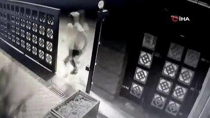 Kısıtlamayı ihlal eden gençler polisi görünce böyle kaçtı
