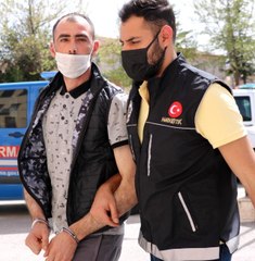 Polis zehir tacirlerine geçit vermedi: Uyuşturucu baskınında 5 kişi tutuklandı