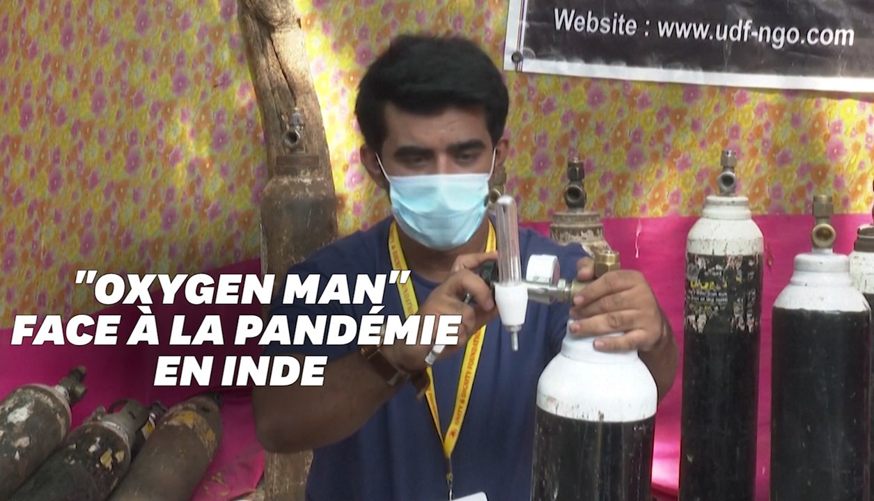 En Inde, il fournit gratuitement de l'oxygène aux habitants des bidonvilles
