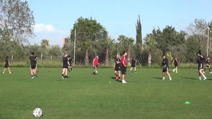 Beşiktaşlı kadın futbolcu Seda, azmi ve yeteneğiyle milli formayı terletmenin gururunu yaşıyor