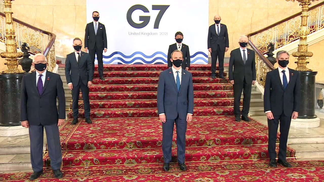 G7 Foreign Ministers pose for family photo