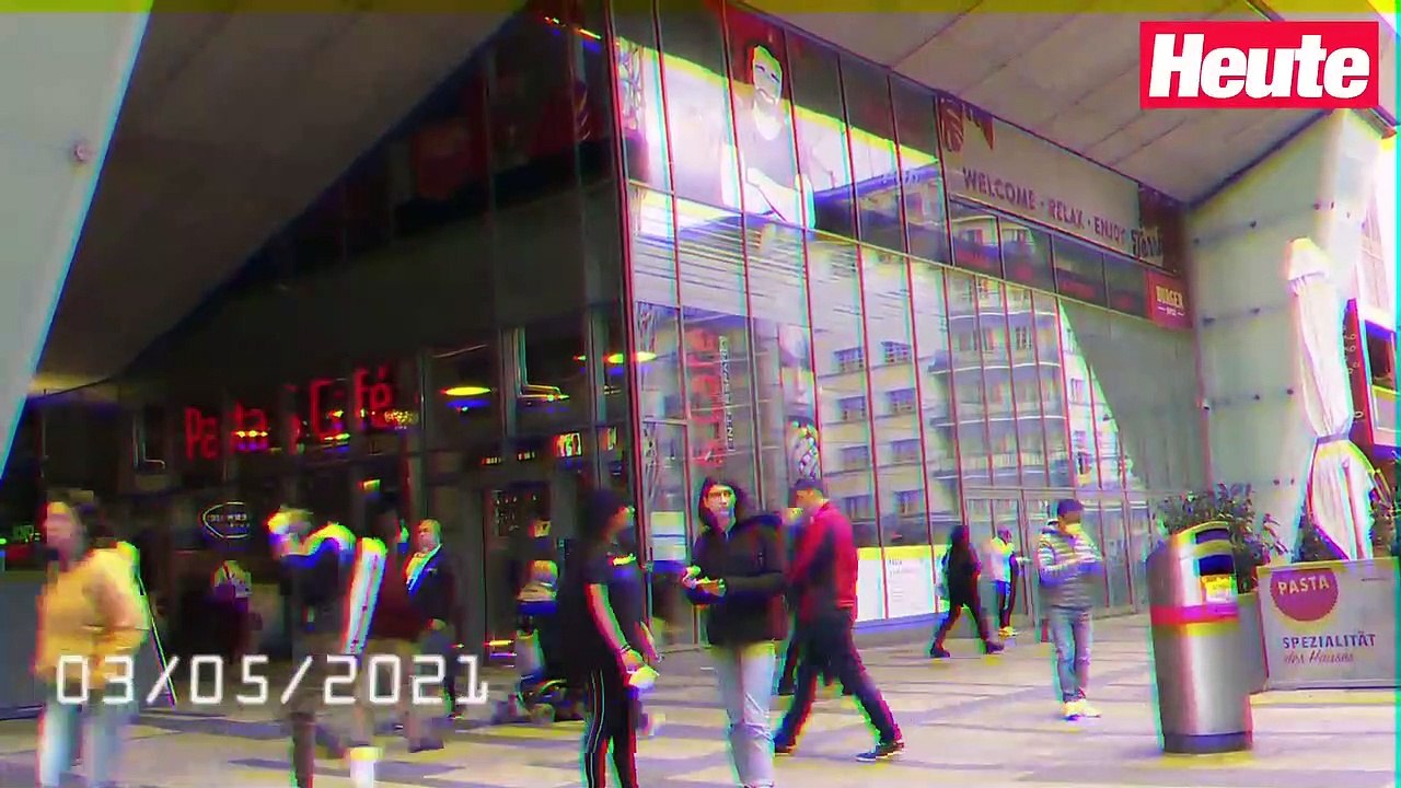 Wiener stürmen Geschäfte für Schuhe und Drinks