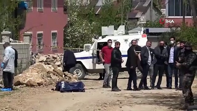 Van'da dehşet! Sokakta yakılmış ceset bulundu.