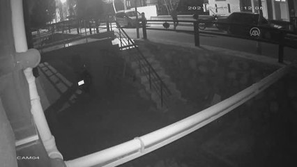 Güvenlik kamerasına yansıyan motosiklet hırsızlığıyla ilgili yakalanan 2 şüpheli tutuklandı