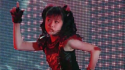 BABYMETAL - Gimme Chocolate - World Tour 2014 Apocalypse LIVE