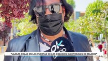 Largas cola en las puertas de los colegios electorales de Madrid