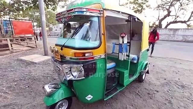 Rickshaw 'ambulance' offers free oxygen, transport for virus patients