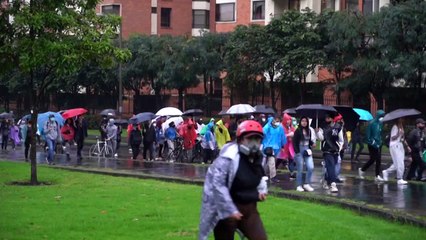 Colombie: nouvelle manifestation à Bogota malgré un bilan d'au moins 19 morts