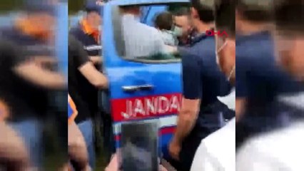 46 saat kayıp olan 10 yaşındaki çocuğu bulan jandarmadan sevinç anları