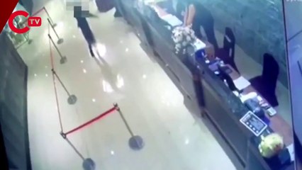 RESTORANDA HAMAM BÖCEKLİ SALDIRI ANI KAMERADA