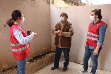 SULTANBEYLİ'DE AŞI BİLGİLENDİRME EKİPLERİ EV EV DOLAŞIYOR