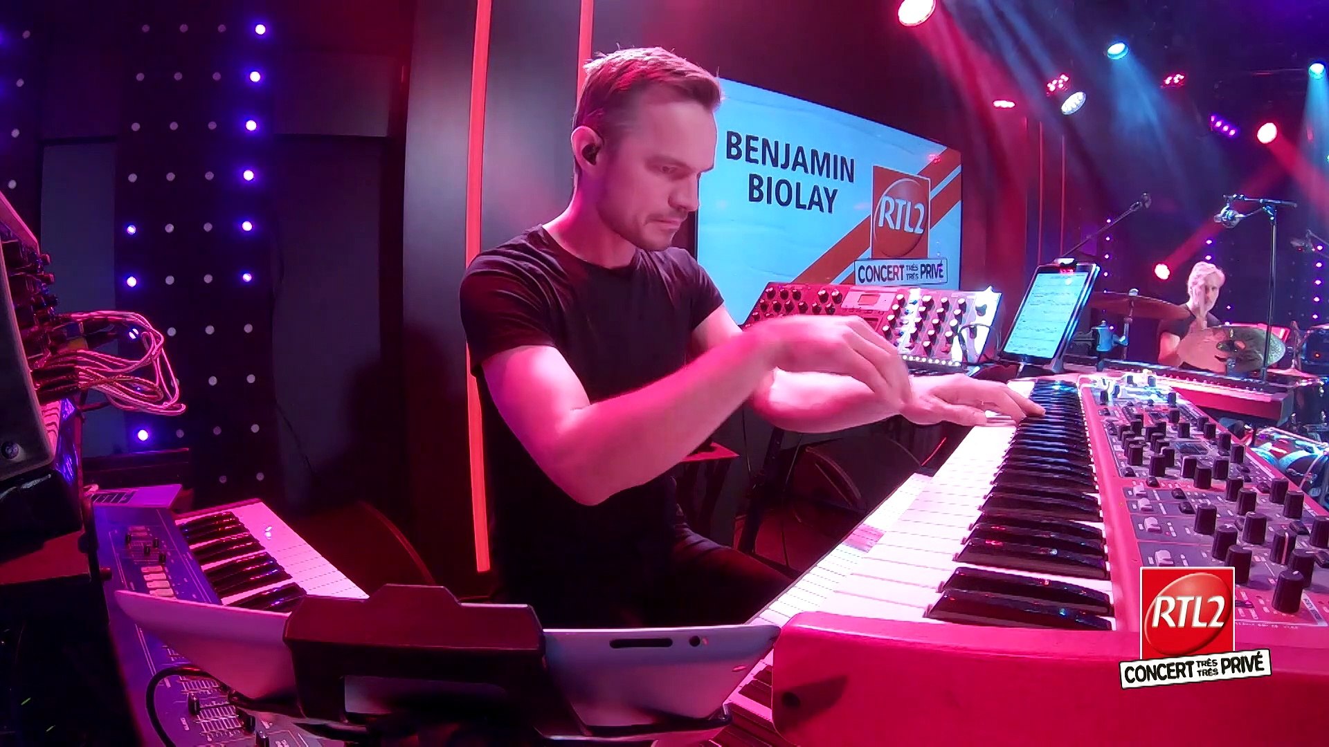 Benjamin Biolay : "Les Cerfs-Volants" (Concert Très Très Privé RTL2) -  Vidéo Dailymotion