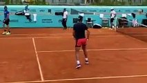 Nadal hace malabares con la pelota que algunos futbolistas profesionales no podrían