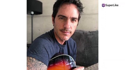 Mauricio Ochmann casi muestra de más tras lucir su tonificado abdomen