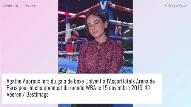 Agathe Auproux sans lunettes avec un look osé et très coloré : les internautes n'en reviennent pas