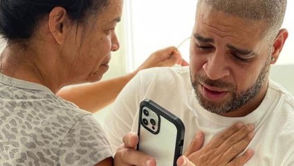 Şöhretler Müzesi'nde yer alacağını öğrenen Adriano, hüngür hüngür ağladı