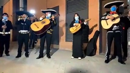 Pablo Iglesias no olvidará la noche 4-M con un festival inacabable de mofas  e ingeniosas burlas hacia Podemos