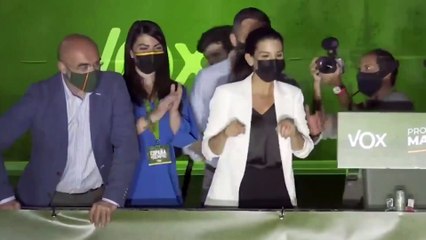 Monasterio baila y canta al ritmo de "¡Echa al coletas!"