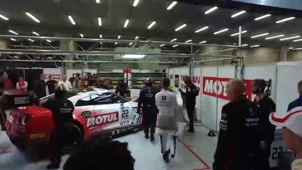 Parçalanan aracı 12 saatte tamir ettiler!