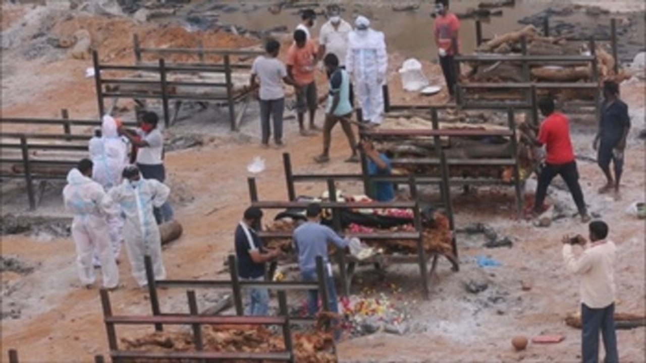 La India sufre un nuevo récord de muertes por la covid-19 con casos al alza