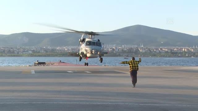Milli Savunma Bakanı Akar, Levendler ile iftar yaptı (1)