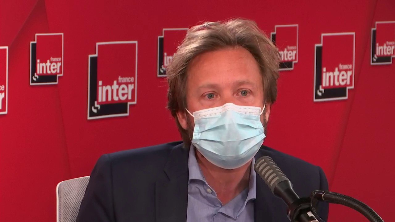 "J'entend que Emmanuel Macron dynamiterait la droite, j'ai plutôt l'impression qu'il la cimente" (Boris Vallaud)