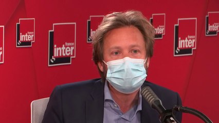 "J'entend que Emmanuel Macron dynamiterait la droite, j'ai plutôt l'impression qu'il la cimente" (Boris Vallaud)