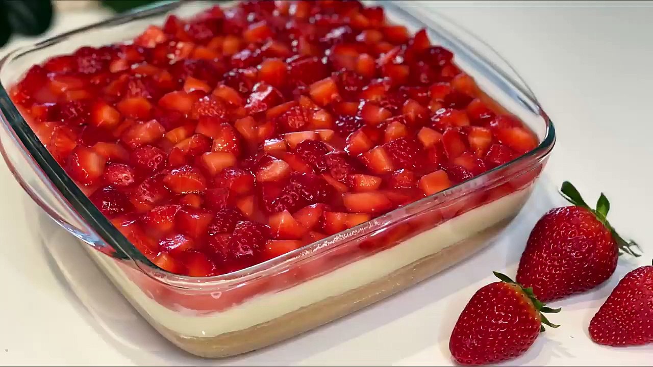 Çilekli Soğuk Kek - Şimdi denemek için mükemmel bir tarif