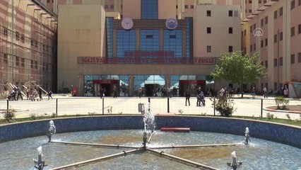 DİYARBAKIR - Kanser hastası kadın 9 saatlik cerrahi müdahale ile sağlığına kavuştu