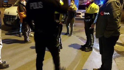 Ümraniye'de ağır yaralanan motosiklet sürücüsü yerde uzun süre ambulans bekledi