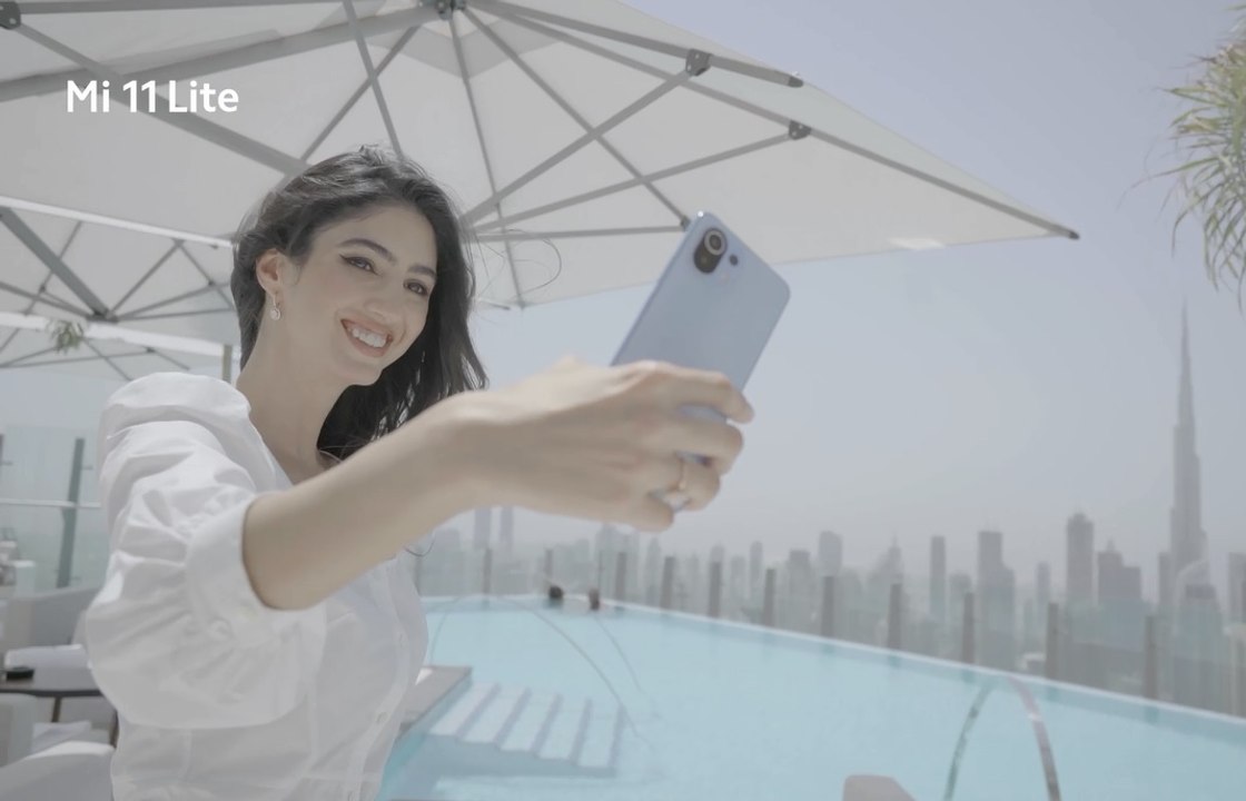 المتموج Xiaomi Mi 11 Lite تألقي الآن مع هاتف