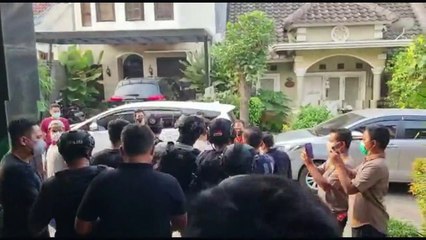 Penangkapan Munarman Dengan Menutup Mata, Sesuai Prosedur? - AIMAN