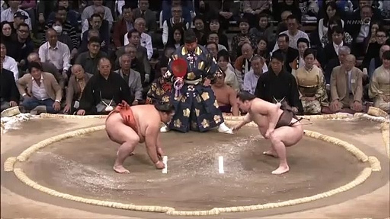 御嶽海 vs 白鵬 2019年大相撲九州場所14日目 20191123