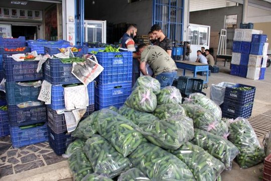 Tam kapanmada haller ile marketler arasındaki fiyat farkı dudak uçuklatıyor