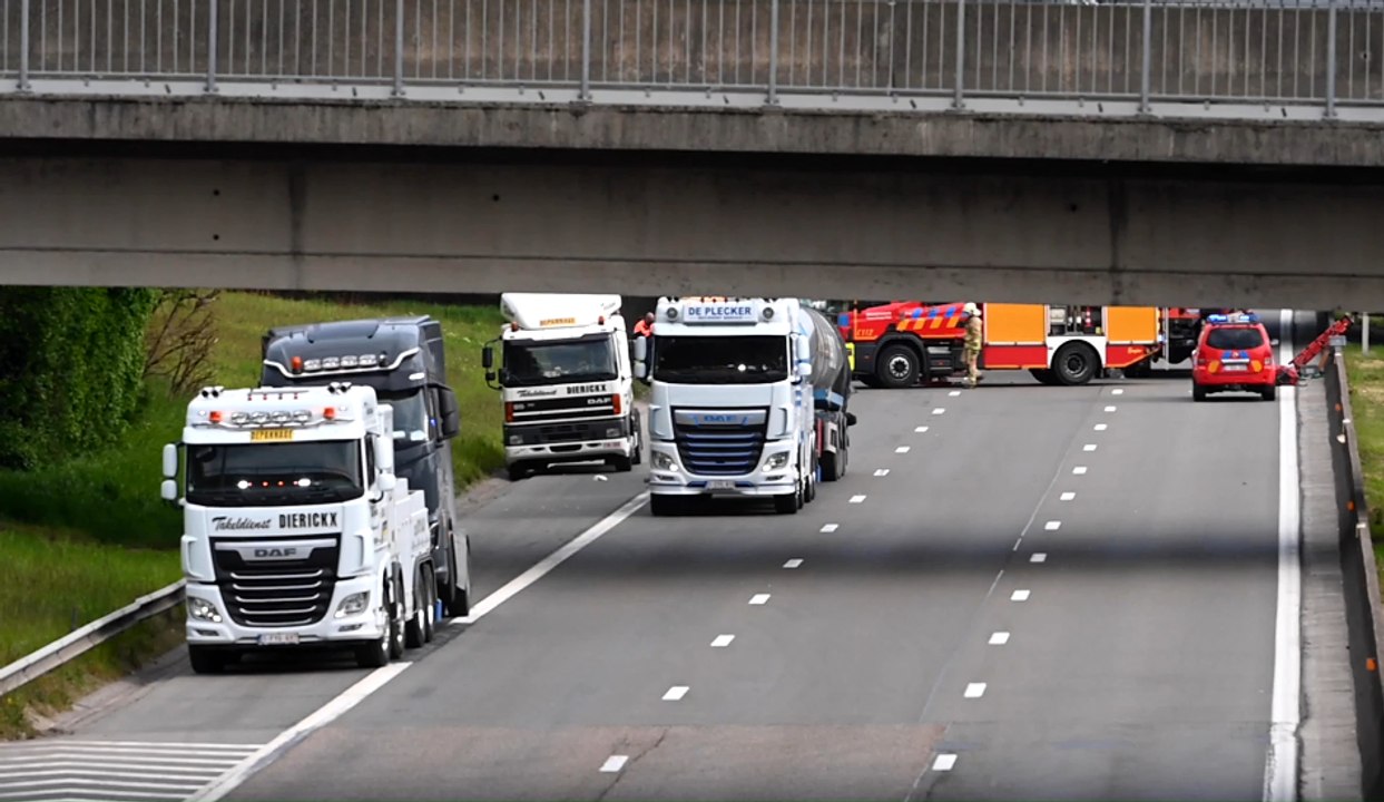 Un accident impliquant trois véhicules, dont au moins deux camions, à hauteur de Woluwe-Saint-Étienne / 3 mai 2021