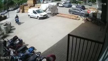 Fabrika işçisi hırsızları böyle kovaladı