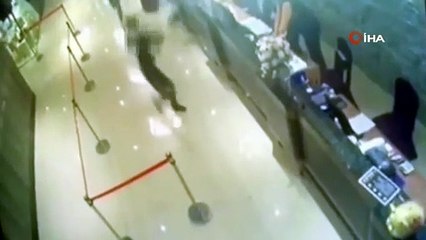 Restorana hamam böcekli saldırı; binden fazlasını içeriye attılar!