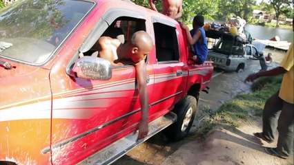 Les routes de l'impossible - Madagascar : pistes, saphirs et bois précieux