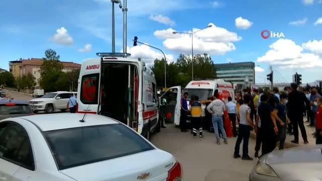 Son dakika haberleri! Ambulans ile otomobil çarpıştı: 2 yaralı