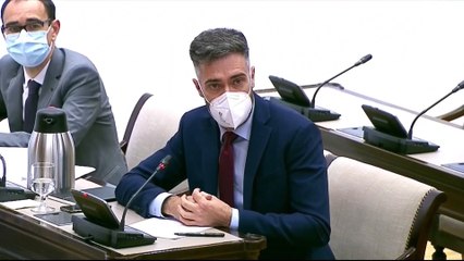 El comisario asesor de Cospedal se niega a responder de la Kitchen en el Congreso y los grupos le felicitan por la victoria del PP