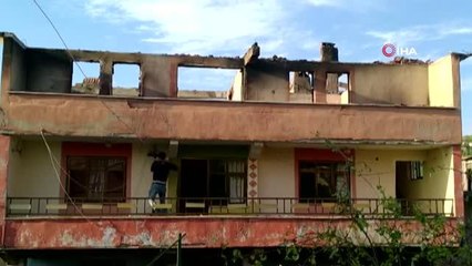 Köy halkı yangını söndürmek için seferber oldu